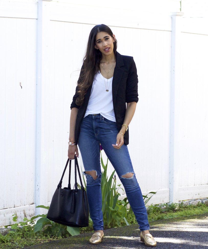 Effortlessly Chic Outfit Ideas On How to Wear a Black Blazer - MY