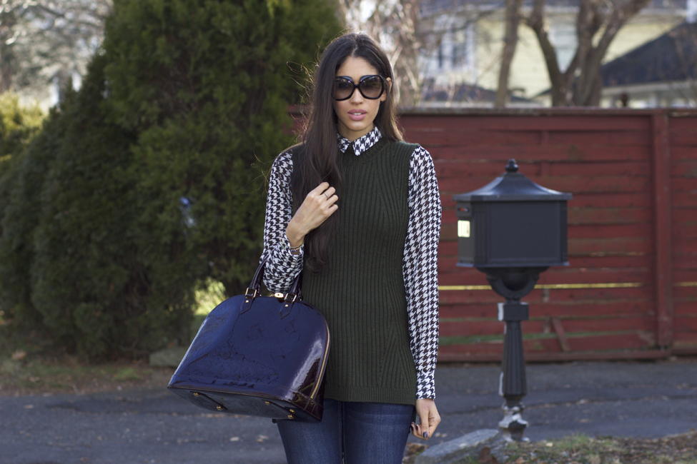 A Go-To Layering Piece: The Sleeveless Sweater - The Mom Edit