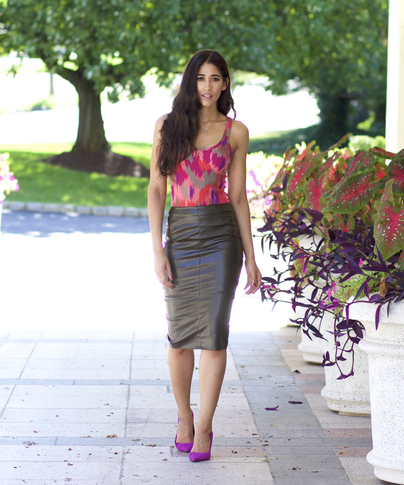 olive green pencil skirt outfit