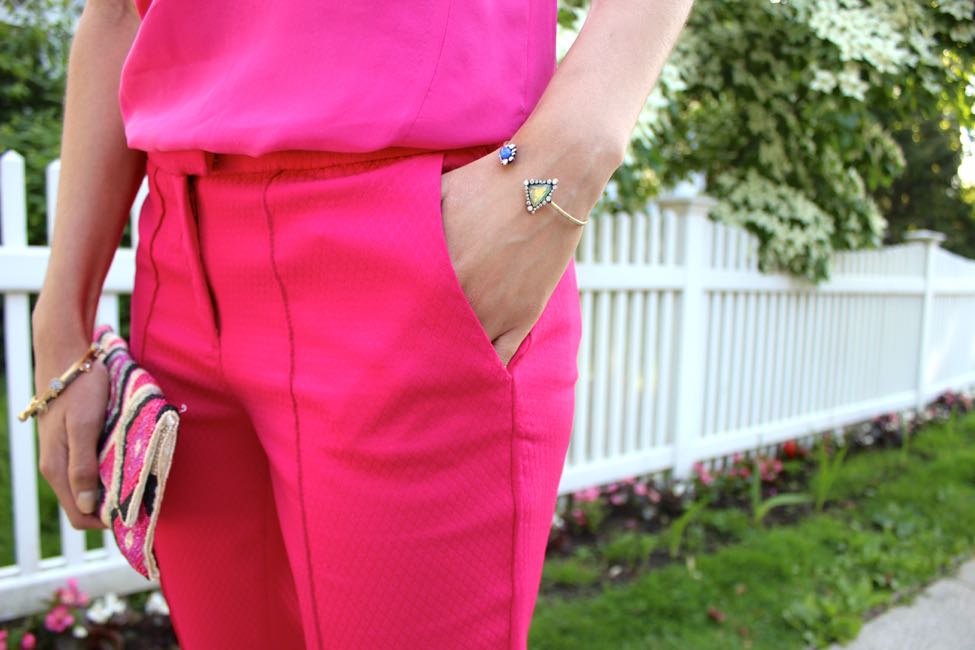 HOW TO WEAR PINK LIKE A PRO  Pink trousers outfit, Hot pink pants, Pink  pants outfit