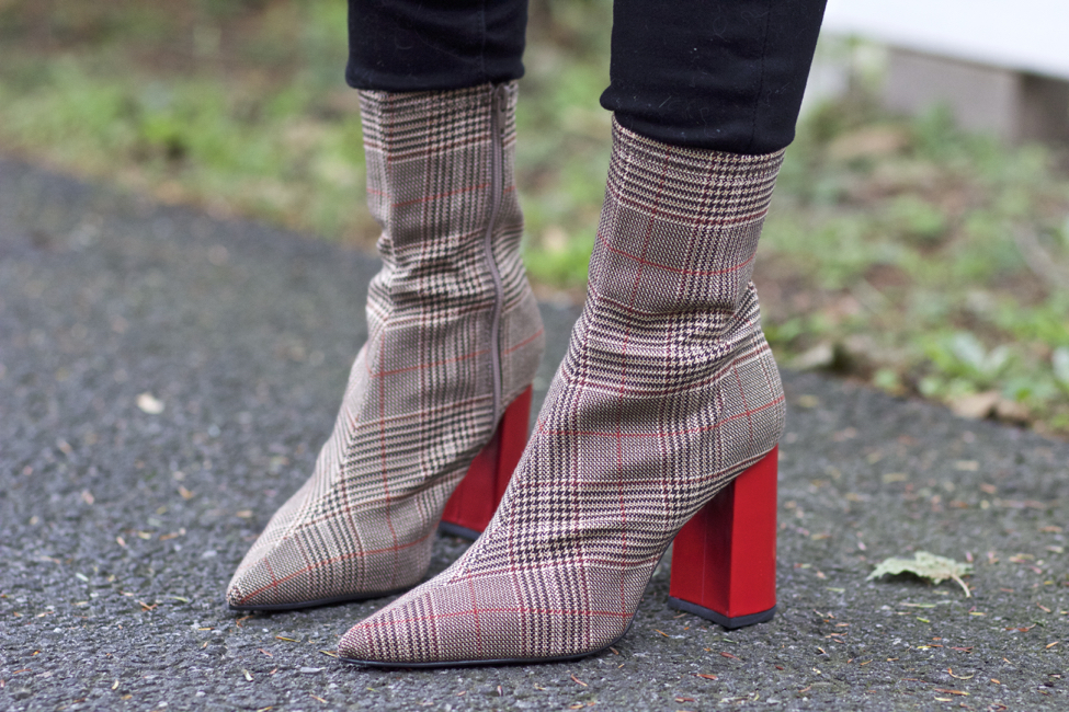 How to Make Your Legs Look Longer When Wearing Midi Boots - The Style ...